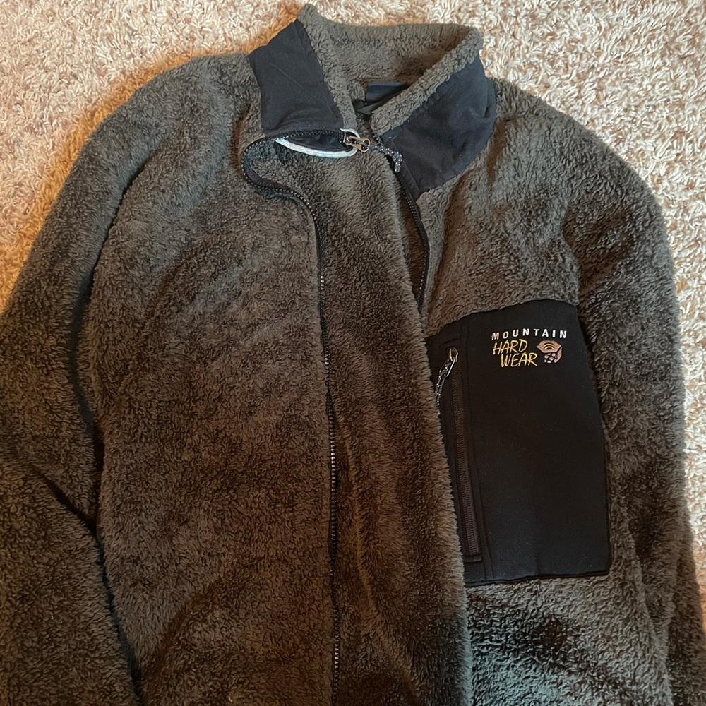 Mountain hardware throw over jacket